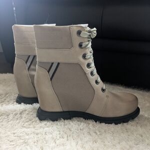 Sorel Womens Joan Of Arctic III Lexie Boot